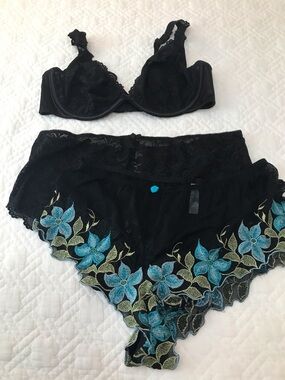 Cacique Black Lace Plunge Unlined Bra Blue Black Floral Boyshorts Size 42C 22/24